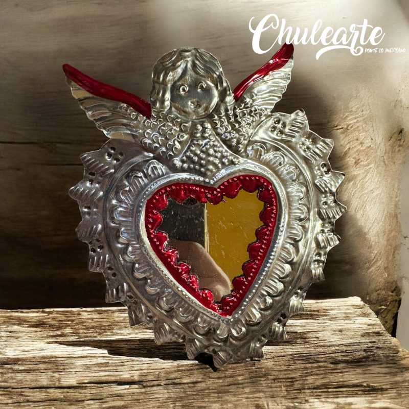 Corazón con angelito de hoja de lata